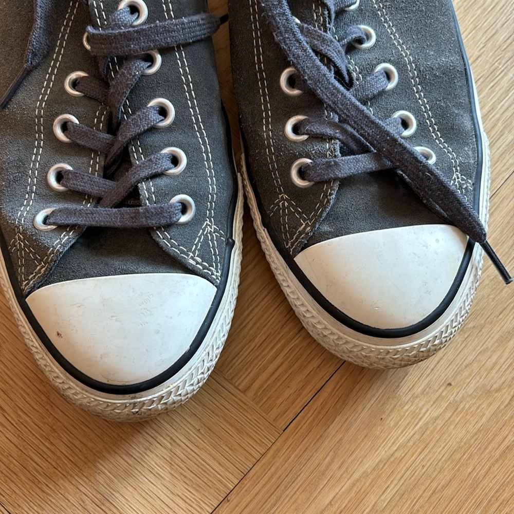 Converse All Star Size 10 - Picture 2 of 3